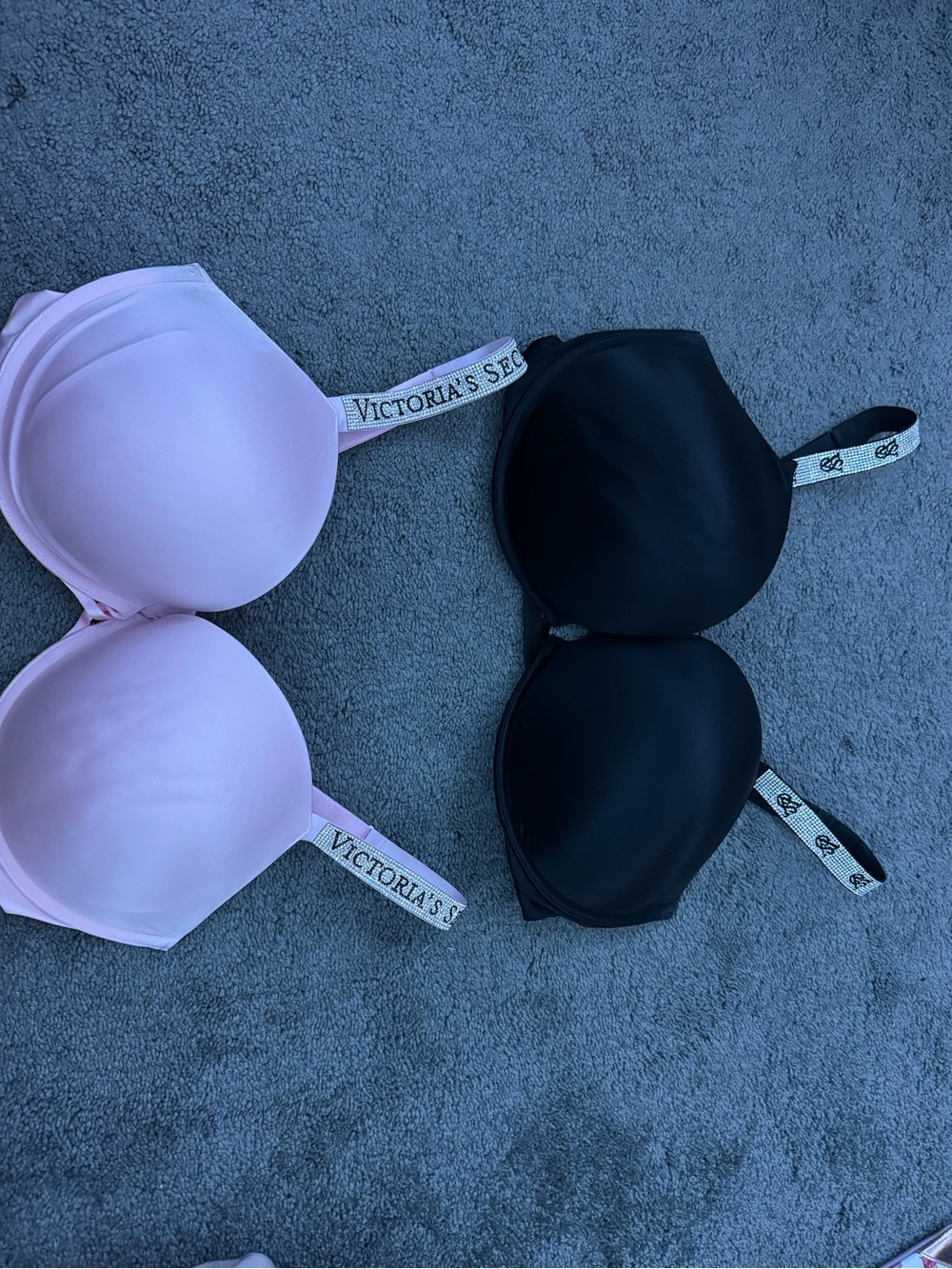 Victoria's Secret Bling Strap 38DDD Light Pink and Black Seamless T-Shirt Bras